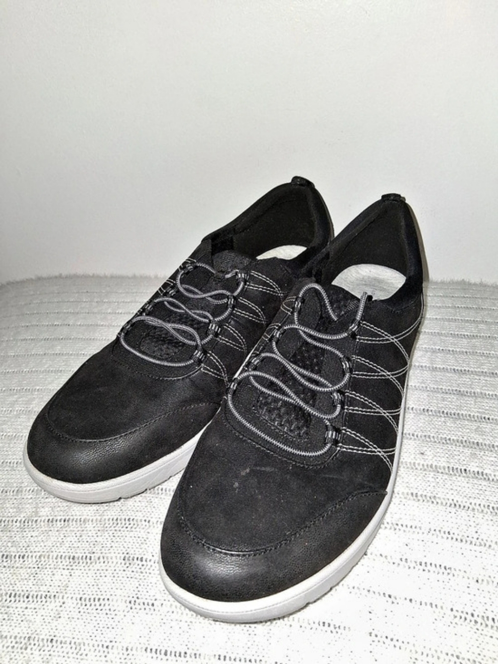 Clarks Solevana Step Black & White Sneakers US 8.5